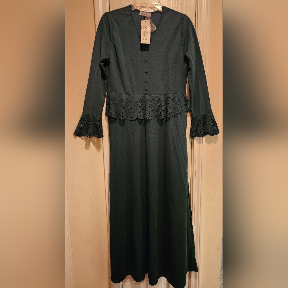 Zenane sz 14 Emerald modest dress with scalloped ruffle sleeves and peplum waist